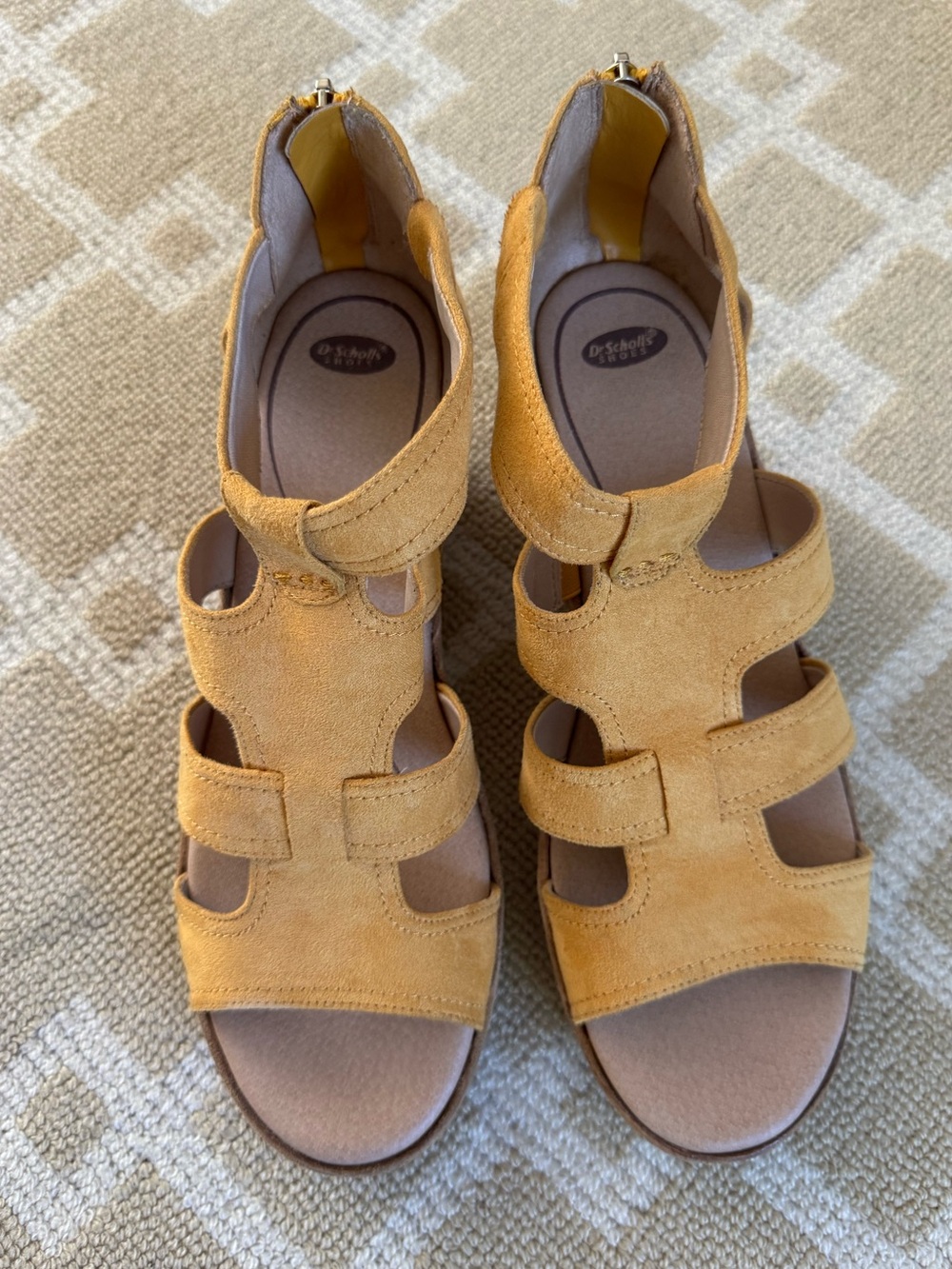 Dr. Scholl’s Long Island Wedge Sandals Mustard Faux Suede Shoes Size 9.5 - Picture 8 of 12